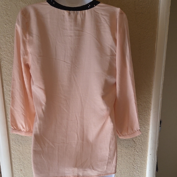Old Navy Peach Blouse with Black Accents - Picture 2 of 4